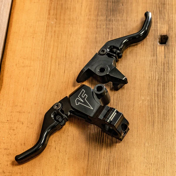 1FNGR Signature Series Adjustable Easier Pull Clutch & Brake Lever Kit for 2015-2024 Harley Softail - Image 3