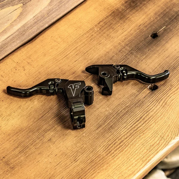 1FNGR Signature Series Adjustable Easier Pull Clutch & Brake Lever Kit for 2015-2024 Harley Softail - Image 4