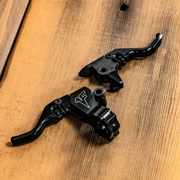 1FNGR Signature Series Adjustable Easier Pull Clutch & Brake Lever Kit for 2015-2024 Harley Softail - Image 7
