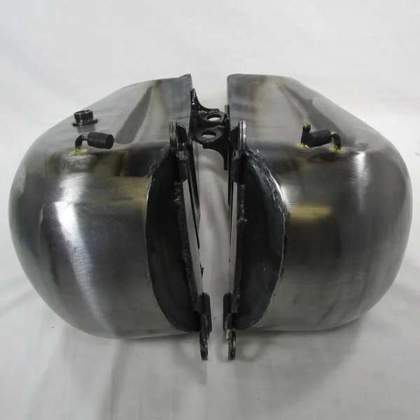 6 Gallon Gas Tank with 22mm Petcock Bung - Fits 1984-1999 FXST Harley Davidson Softail & 1986-1999 FLST Fat Bob - Screw-in Style Gas Cap Bungs - Image 12