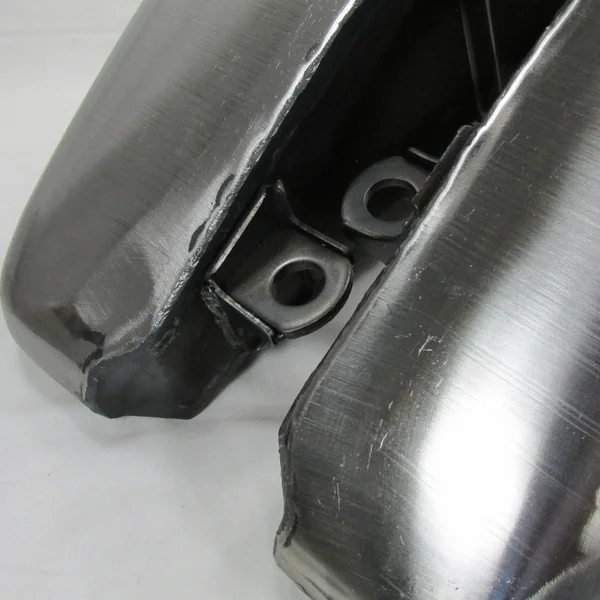 6 Gallon Gas Tank with 22mm Petcock Bung - Fits 1984-1999 FXST Harley Davidson Softail & 1986-1999 FLST Fat Bob - Screw-in Style Gas Cap Bungs - Image 3