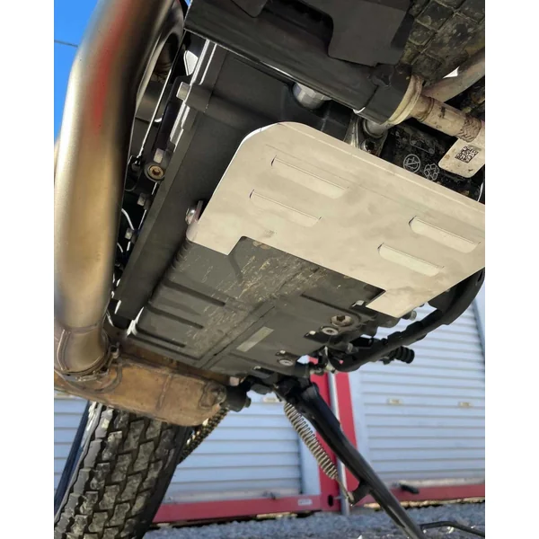 Aeromach® Aluminum Skid Plate / Debris Shield for Indian Scout, FTR1200 and Victory Octane models CI-1900 - Image 2
