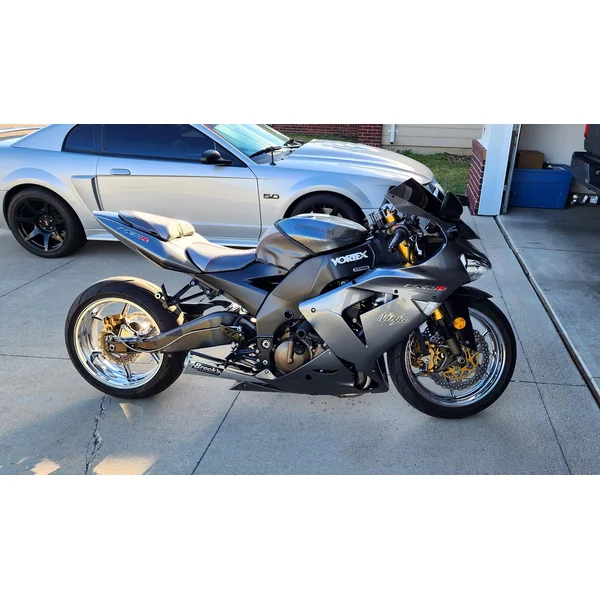 Alien Head Full System 14" Muffler ZX-10 (04-05)