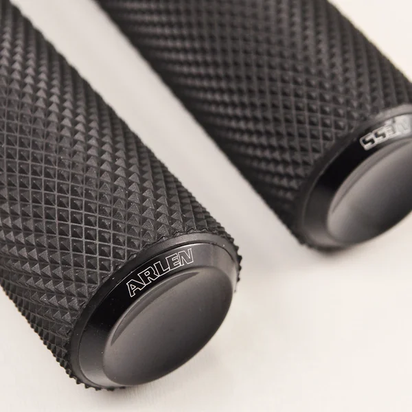 Arlen Ness® 1” Fusion Grips - Black Knurled Rubber with Billet End Caps, Single or Dual Cable - Image 3