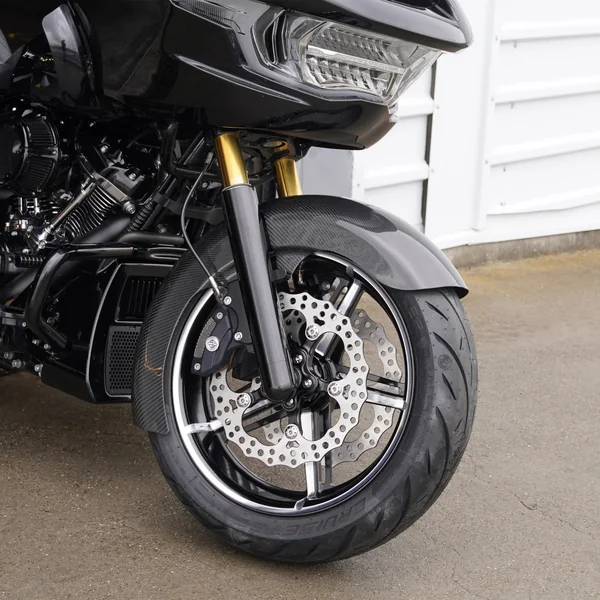 Arlen Ness Carbon Fiber Fat 18" Rapper Front Fender for 2024-2025 Harley Touring - Image 2