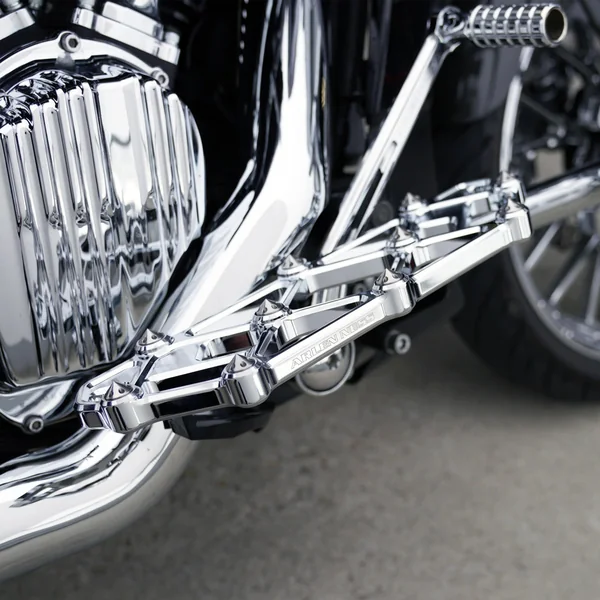 Arlen Ness Diamond Floorboards for Harley - Chrome - Image 2