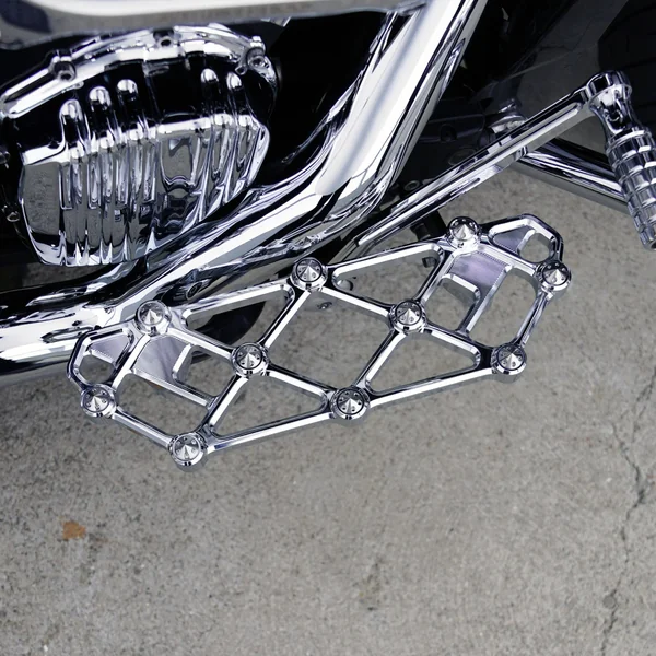 Arlen Ness Diamond Floorboards for Harley - Chrome - Image 4