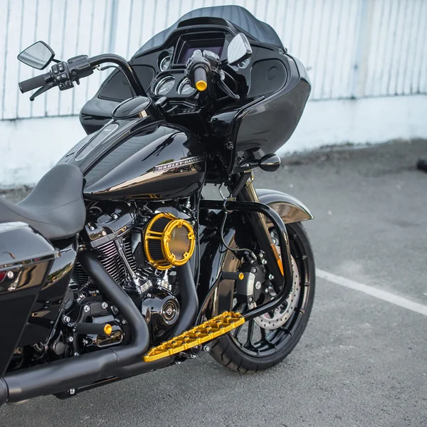 Arlen Ness Knurled Fusion Foot Pegs for Harley - Gold - Image 4