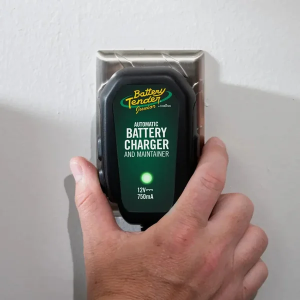 Battery Tender Junior 750MA 12V Batter Charger and Maintainer - Image 3