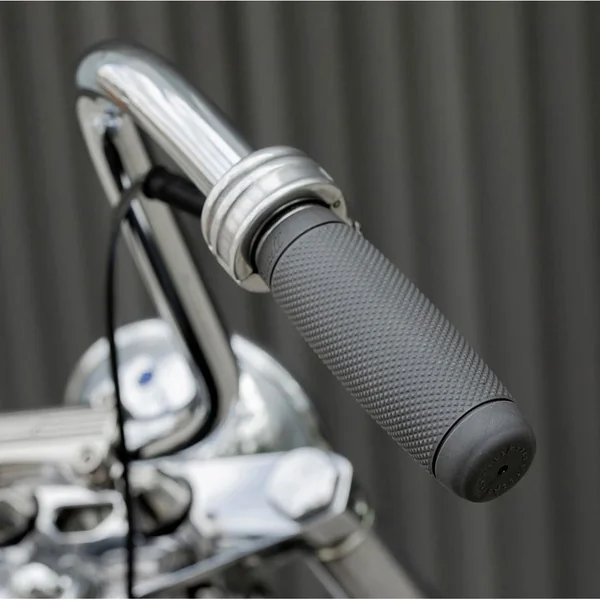 Biltwell Recoil TPV Grips for 1" Bars Harley Models - Image 6