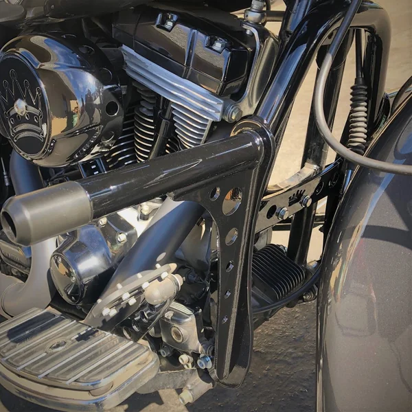 Bung King Highway Peg Crash Bar for 1997-2023 Harley Touring - Image 3