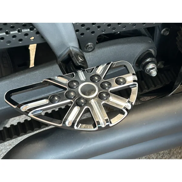 Contrast Cut Floorboards With Adapter Rider / Passenger Victory