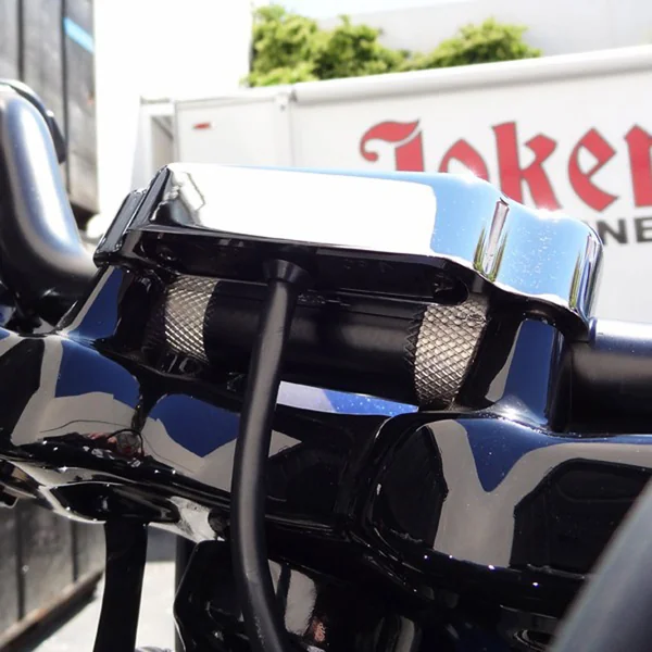 Joker Machine Indicator Light Handlebar Top Clamp for Harley - Chrome - Image 7