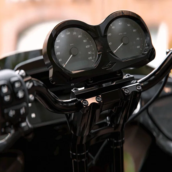 Kraus LUX Gauge Bezel for Harley Road Glide - Image 6