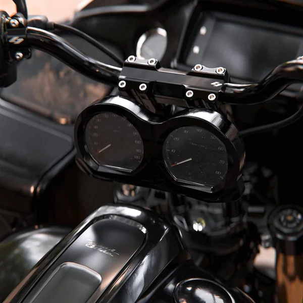 Kraus LUX Gauge Bezel for Harley Road Glide - Image 7