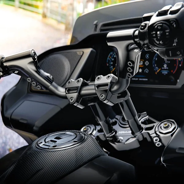 Kraus Pro-Line Black Hardware Kit for Workman Riser - Image 2