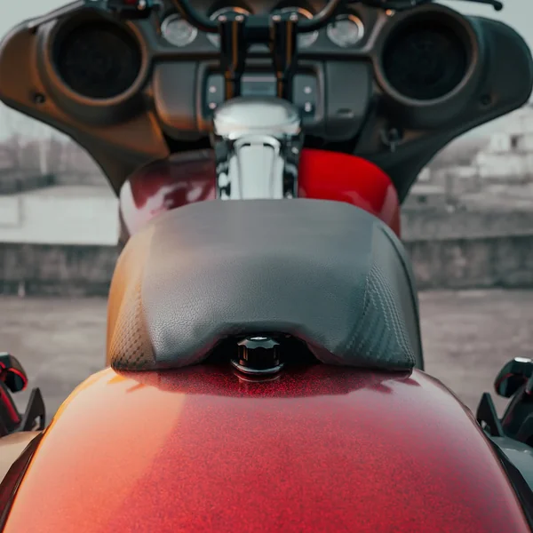 Kraus Pro-Line Quick Mount Seat Screw for Harley - Image 4