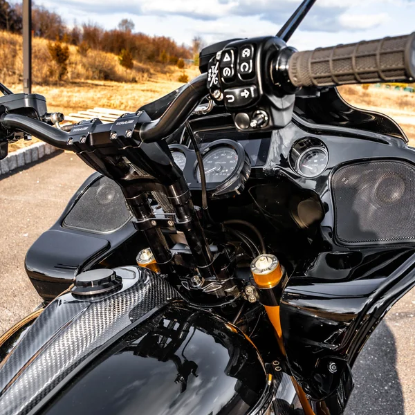 Kraus Wolf One 10" Pro T-Bar Kit for 2015-2023 Harley Road Glide - Image 5