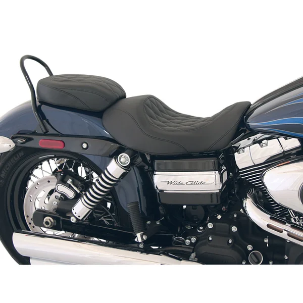 Mustang Black Wide Tripper Rear Seat for 2006-2017 Harley Dyna - Diamond - Image 2