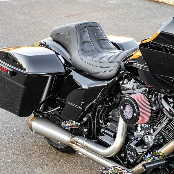 Mustang Squareback One-Piece Seat for 2008-2023 Harley Touring - Tuck N Roll - Image 2