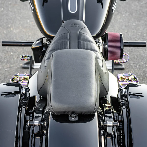 Mustang Squareback One-Piece Seat for 2008-2023 Harley Touring - Tuck N Roll - Image 4