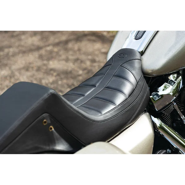 Mustang Squareback One-Piece Seat for 2008-2023 Harley Touring - Tuck N Roll - Image 9