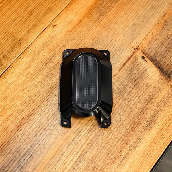 Mymachinist Throttle Body Side Cover for Harley M8 - Black - Image 2