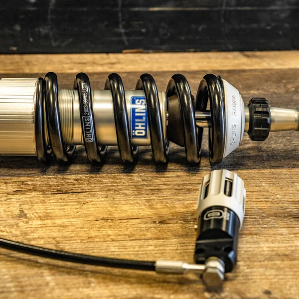Ohlins HD 515 13.22" Shock for 2018-2023 Harley Fat Bob - Image 4