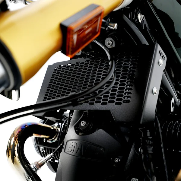 R&G Oil Cooler Guard for BMW R12 nineT ’24- - Image 2