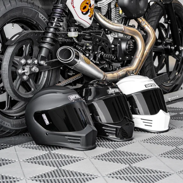 Simpson Speed Bandit Helmet - Gloss Black - Image 10