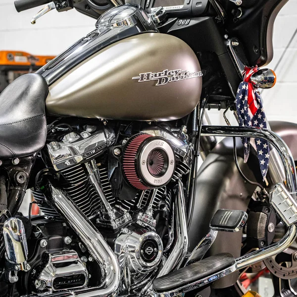 S&S Stealth Air Stinger Air Cleaner Kit for 2017-2024 Harley M8 - S&S Ring Cover - Image 3