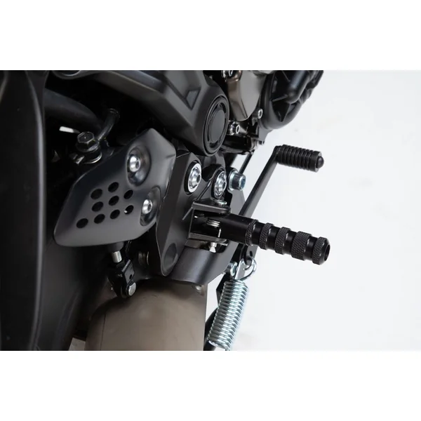 SW-MOTECH Racing Footrests Mounting Kit For Yamaha MT-07 | Black